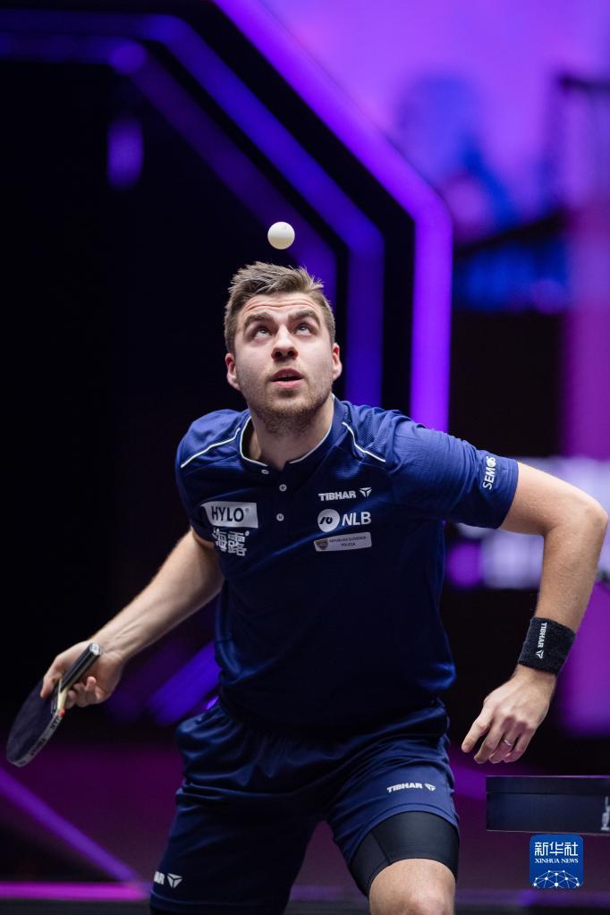 她在后九洞 她在后九洞