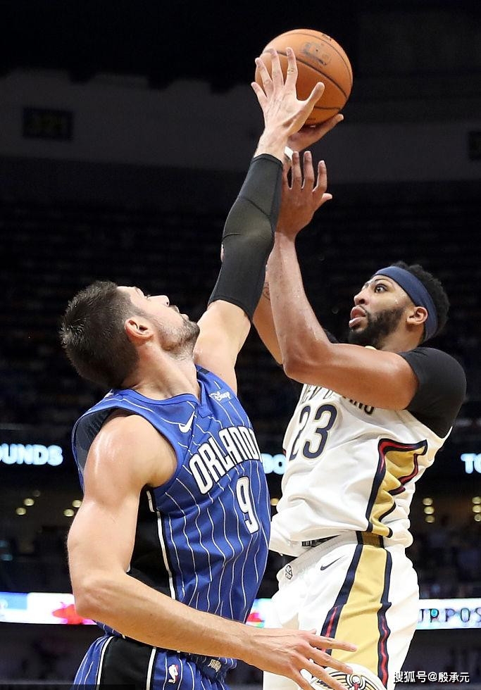 的采访中 的采访中